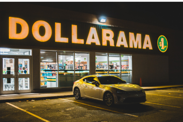 【到着直後必見】カナダの100均「Dollarama」で買うべき神アイテム6選と買ってはいけないNG商品